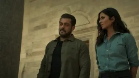 Still 4 of Tiger 3 (2023) DS4K WEB-DL [Hindi DD5.1] 4K 1080p 720p & 480p [x264/HEVC]