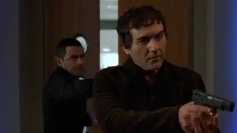 Still 5 of Johnny English (2003) BluRay [Hindi (ORG 5.1) & English] 1080p 720p & 480p [x264/10Bit-HEVC]