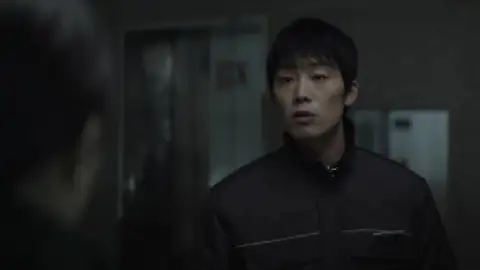 Still 2 of Door Lock (2018) BluRay [Hindi (ORG 5.1) & Korean] 1080p 720p & 480p Dual Audio [x264/10Bit-HEVC]