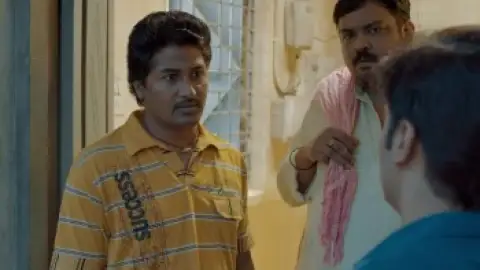 Still 1 of Panchayat (Season 2) WEB-DL [Hindi DD5.1] 4K 1080p 720p & 480p [x264/HEVC] HD | ALL Episodes [PrimeVideo Series]