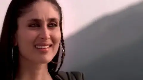 Still 6 of Jab We Met (2007) BluRay [Hindi DD5.1] 1080p 720p & 480p [x264/HEVC]