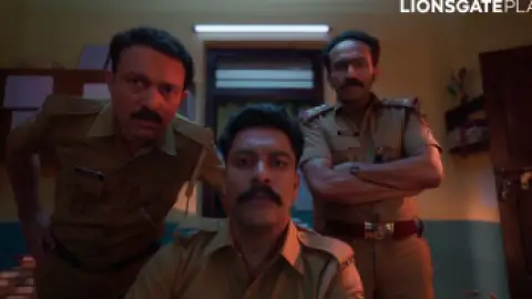 Still 5 of Soothravakyam (2025) WEB-DL [Hindi (DD2.0) & Malayalam] 1080p 720p & 480p Dual Audio [x264/HEVC]