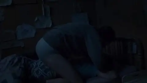 Still 6 of Room (2015) BluRay [Hindi (ORG 2.0) & English] 4K 1080p 720p & 480p Dual Audio [x264/10Bit-HEVC]