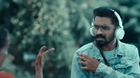 Still 3 of Driver Jamuna (2022) UNCUT WEB-DL [Hindi (DD5.1) & Tamil] 1080p 720p & 480p Dual Audio [x264/10Bit-HEVC]