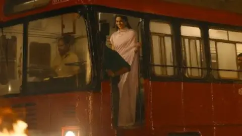 Still 5 of Sita Ramam (2022) Hindi ORG 5.1 WEB-DL 1080p 720p & 480p [x264/HEVC 10bit]
