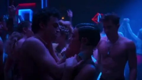 Still 2 of [18+] ELiTE (Season 5) WEB-DL [Hindi DD5.1 & English] Dual Audio 1080p 720p 480p [x264/10Bit HEVC] | [ALL Episodes] NF Series