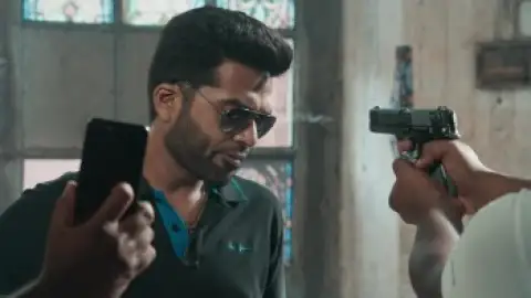 Still 7 of Maanaadu (2021) UNCUT WEB-DL [Hindi (DD5.1) & Tamil] 4K 1080p 720p & 480p Dual Audio [x264/10Bit-HEVC]