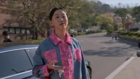 Still 4 of XO Kitty (Season 1) WEB-DL [Hindi (ORG 5.1) & English] 1080p 720p & 480p x264 Dual Audio DD5.1 | NF Series