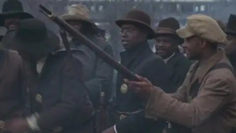 Still 5 of Glory (1989) BluRay [Hindi (ORG 5.1) & English] 4K 1080p 720p & 480p Dual Audio [x264/10Bit-HEVC]