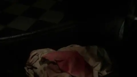 Still 3 of Annabelle (2014) BluRay [Hindi (ORG 5.1) & English] 1080p 720p & 480p Dual Audio [x264/ESubs]
