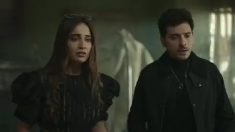 Still 1 of Life Hill Gayi (Season 1) WEB-DL [Hindi DD5.1] 1080p 720p & 480p [x264/ESubs] HD | ALL Episodes [HotStar Series]
