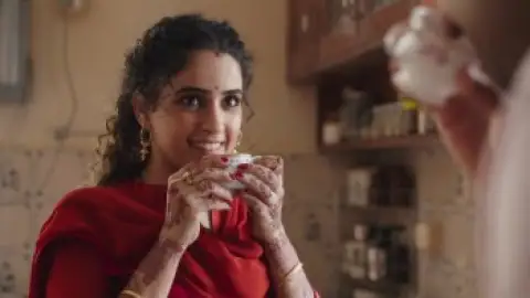 Still 2 of Mrs. (2025) WEB-DL [Hindi DD5.1] 4K 1080p 720p & 480p [x264/10Bit-HEVC]