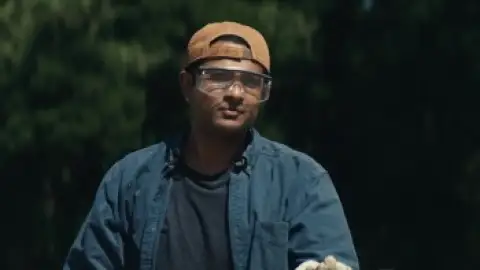 Still 4 of My Dead Friend Zoe (2024) BluRay [Hindi (DD5.1) & English] 4K 1080p 720p & 480p Dual Audio [x264/10Bit-HEVC]
