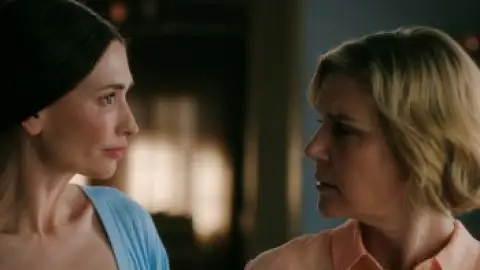 Still 1 of Pluribus (Season 1) WEB-DL [English DD5.1] 4K 1080p 720p & 480p [x264/ESubs] | APTV Series