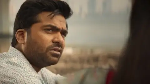 Still 7 of Vendhu Thanindhathu Kaadu (2022) UNCUT DS4K WEB-DL [Hindi (DD2.0) & Tamil] 4K 1080p 720p & 480p Dual Audio [x264/10Bit-HEVC]