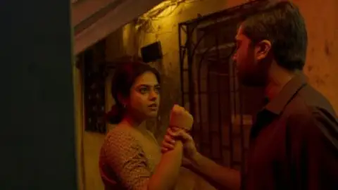 Still 5 of Vendhu Thanindhathu Kaadu (2022) UNCUT DS4K WEB-DL [Hindi (DD2.0) & Tamil] 4K 1080p 720p & 480p Dual Audio [x264/10Bit-HEVC]
