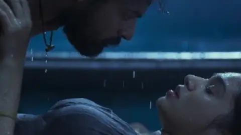 Still 8 of Uppena (2021) UNCUT DS4K WEB-DL [Hindi (DD5.1) & Telugu] 4K 1080p 720p & 480p Dual Audio [x264/10Bit-HEVC]