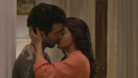 Still 4 of Hate Story 2 (2014) WEB-DL [Hindi 5.1] 1080p 720p & 480p [x264/10Bit-HEVC]