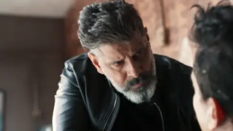 Still 8 of Kadaram Kondan (2019) UNCUT DS4K WEB-DL [Hindi (DD2.0) & Tamil] 4K 1080p 720p & 480p Dual Audio [x264/10Bit-HEVC]
