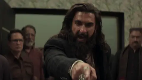 Still 8 of Dhurandhar: The Revenge (2026) DS4K WEB-DL [Hindi DD5.1] 4K 1080p 720p & 480p [x264/10Bit-HEVC] | [Raw & UnDekha]