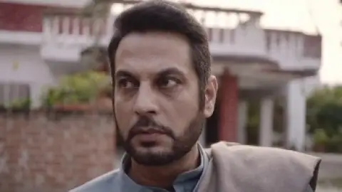 Still 3 of Thukra Ke Mera Pyaar (Season 2) DS4K WEB-DL [Hindi DD5.1] 4K 1080p 720p & 480p [x264/HEVC] HD | ALL Episodes [JioHotStar Series]