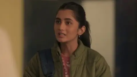 Still 5 of Gutar Gu (Season 1) WEB-DL [Hindi (DD2.0)] 1080p 720p & 480p x264 | AMZN Series