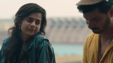 Still 1 of Saale Aashiq (2025) HDTV Hindi (ORG 5.1) 1080p 720p & 480p [x264/HEVC] | [No-Ads]