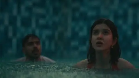 Still 6 of Tu Yaa Main (2026) DS4K WEB-DL [Hindi DD5.1] 4K 1080p 720p & 480p [x264/HEVC]
