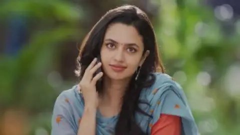 Still 4 of Krishnam Pranaya Sakhi (2024) UNCUT WEB-DL [Hindi (DD5.1) & Kannada] 4K 1080p 720p & 480p Dual Audio [x264/HEVC]