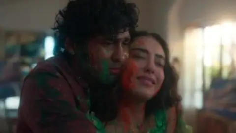 Still 8 of Tujhpe Main Fida (Season 1) WEB-DL [Hindi DD2.0] 1080p 720p & 480p [x264/ESubs] HD | ALL Episodes [MiniTV Series]