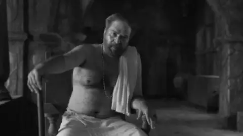 Still 2 of Bramayugam (2024) DS4K WEB-DL [Hindi (ORG 5.1) + Malayalam] 4K 1080p 720p & 480p Dual Audio [x264/HEVC]