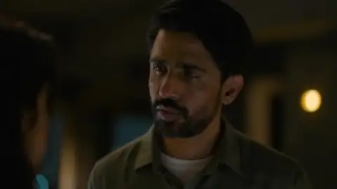 Still 3 of Ulajh (2024) WEB-DL [Hindi DD5.1] 1080p 720p & 480p [x264/HEVC]