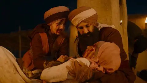 Still 8 of Akaal: The Unconquered (2025) WEB-DL [Hindi DD5.1] 1080p 720p & 480p [x264/HEVC]
