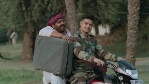 Still 6 of Panchayat (Season 2) WEB-DL [Hindi DD5.1] 4K 1080p 720p & 480p [x264/HEVC] HD | ALL Episodes [PrimeVideo Series]
