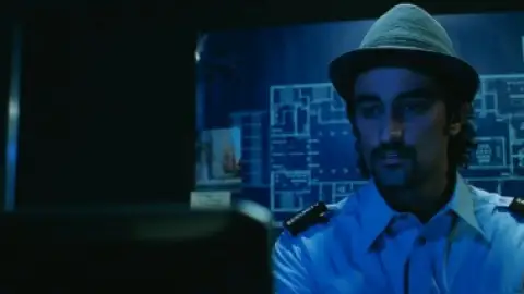 Still 2 of Don 2 (2011) Hindi BluRay 1080p 720p & 480p x264 DD5.1