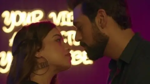 Still 1 of Moonwalk (Season 1) WEB-DL [Hindi DD5.1] 4K 1080p 720p & 480p [x264/ESubs] HD | ALL Episodes [JioCinema Series]