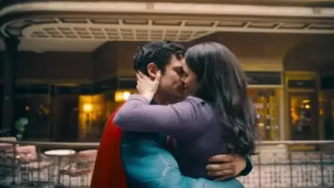 Still 8 of Superman (2025) iMAX DS4K WEB-DL [Hindi (DD5.1) & English] 4K 1080p 720p & 480p Dual Audio [x264/10Bit-HEVC]