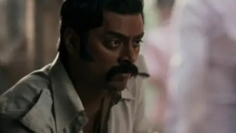 Still 2 of K.G.F: Chapter 1 (2018) WEB-DL [Hindi DD5.1] 1080p 720p 480p [x264/HEVC] ESubs HD