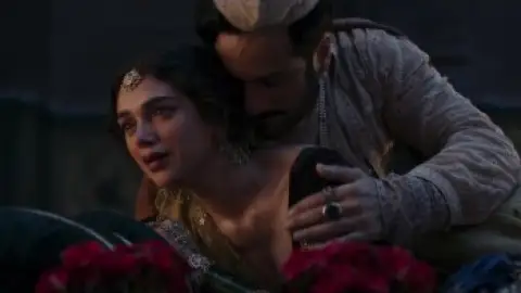 Still 2 of Heeramandi: The Diamond Bazaar (Season 1) WEB-DL [Hindi DD5.1] 1080p 720p & 480p [x264/10Bit-HEVC] HD | ALL Episodes [NF Series]