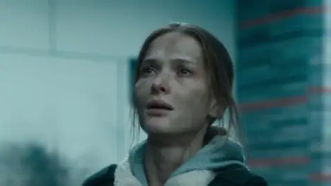 Still 6 of The Blackout (2019) BluRay [Hindi (DD2.0) & English] 1080p 720p & 480p Dual Audio [x264/ESubs]