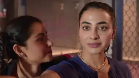 Still 2 of Four More Shots Please! (Season 4) WEB-DL [Hindi DD5.1] 4K 1080p 720p & 480p [x264/ESubs] | PrimeVideo Series