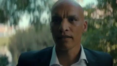 Still 4 of The Ex-Wife (Season 2) WEB-DL [Hindi (DD2.0) & English] 1080p 720p & 480p x264