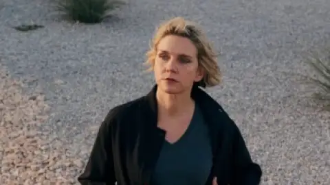 Still 6 of Pluribus (Season 1) WEB-DL [English DD5.1] 4K 1080p 720p & 480p [x264/ESubs] | APTV Series