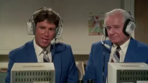 Still 5 of The Naked Gun: From the Files of Police Squad! (1988) BluRay [Hindi (DD2.0) & English] 1080p 720p & 480p Dual Audio [x264/10Bit-HEVC]