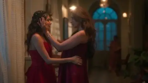 Still 1 of Tujhpe Main Fida (Season 1) WEB-DL [Hindi DD2.0] 1080p 720p & 480p [x264/ESubs] HD | ALL Episodes [MiniTV Series]