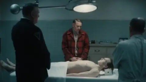 Still 2 of Monster: The Ed Gein Story (Season 1) WEB-DL [Hindi (DD5.1) & English] 4K 1080p 720p & 480p [x264/10Bit-HEVC] | [ALL Episodes] | NF Series