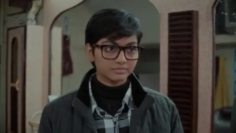 Still 5 of Safia/Safdar (2026) DS4K WEB-DL [Hindi DD5.1] 4K 1080p 720p & 480p [x264/HEVC]