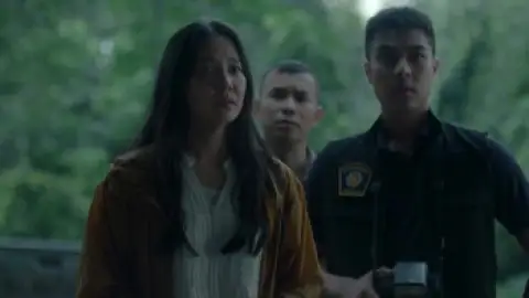 Still 1 of Don’t Come Home (Season 1) WEB-DL [Hindi (ORG 5.1) & English] 1080p 720p & 480p [x264/10Bit-HEVC] | [ALL Episodes] | NF Series