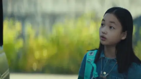 Still 1 of Alienoid (2022) BluRay [Hindi (ORG 5.1) + Korean] 1080p 720p & 480p Dual Audio [x264/10Bit-HEVC]