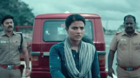 Still 4 of Driver Jamuna (2022) UNCUT WEB-DL [Hindi (DD5.1) & Tamil] 1080p 720p & 480p Dual Audio [x264/10Bit-HEVC]